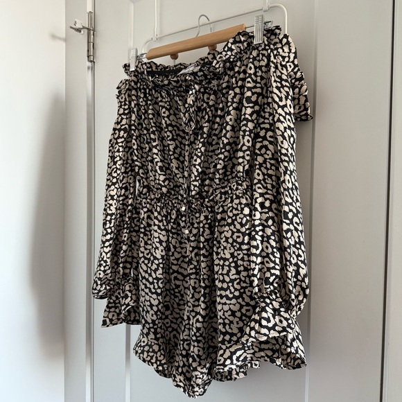 Runaway The Label leopard animal print off-the-shoulder romper - 4 (Small) NWOT - Picture 3 of 7